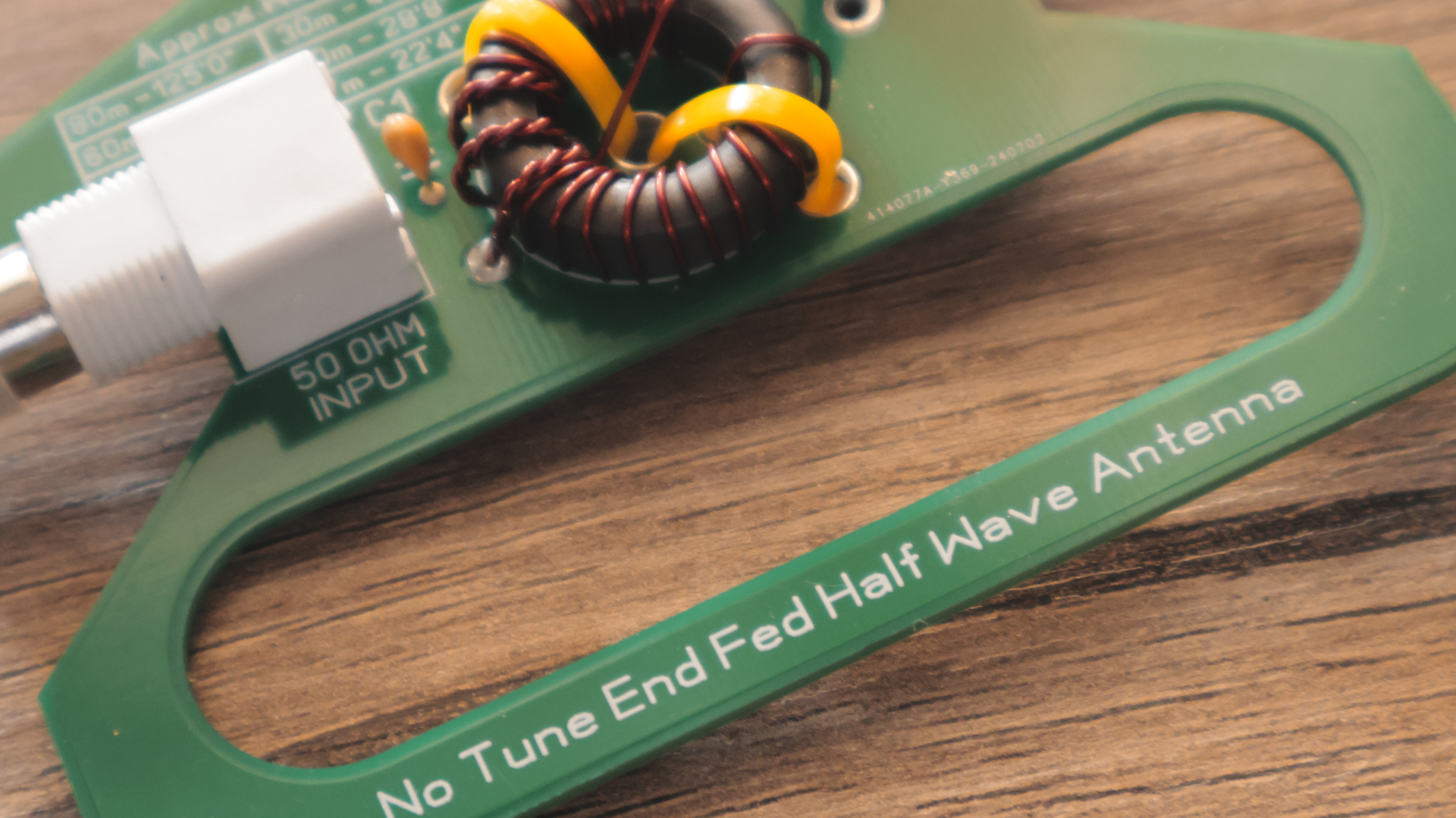 End-fed half-wave antenna